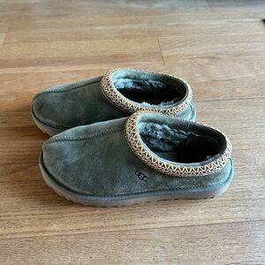 Ugg Tasman Burnt Olive Shoe Size 7